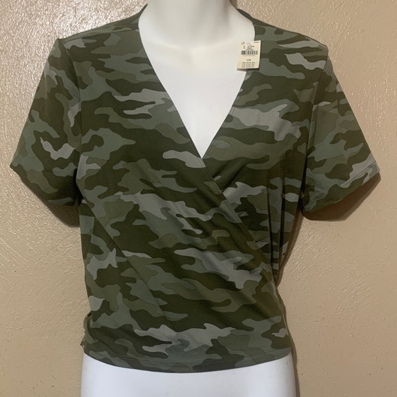 Tops - Pink Victoria Secret size L Camo Wrap Crop Top - Olive Green NWT